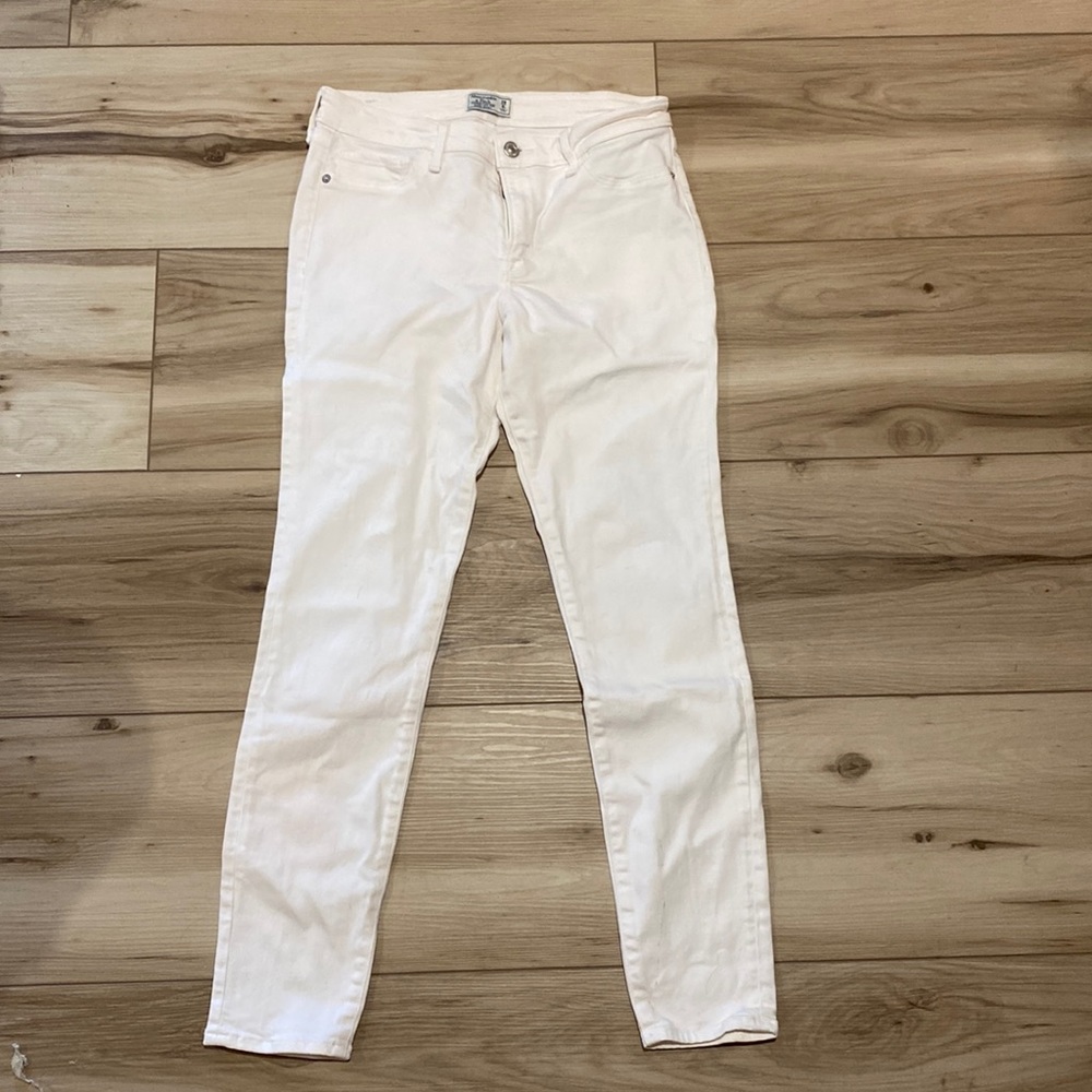 Abercrombie & Fitch Size 6R White Skinny Jeans
